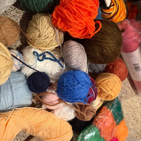Yarn 🧶 - Picture 2 of 5